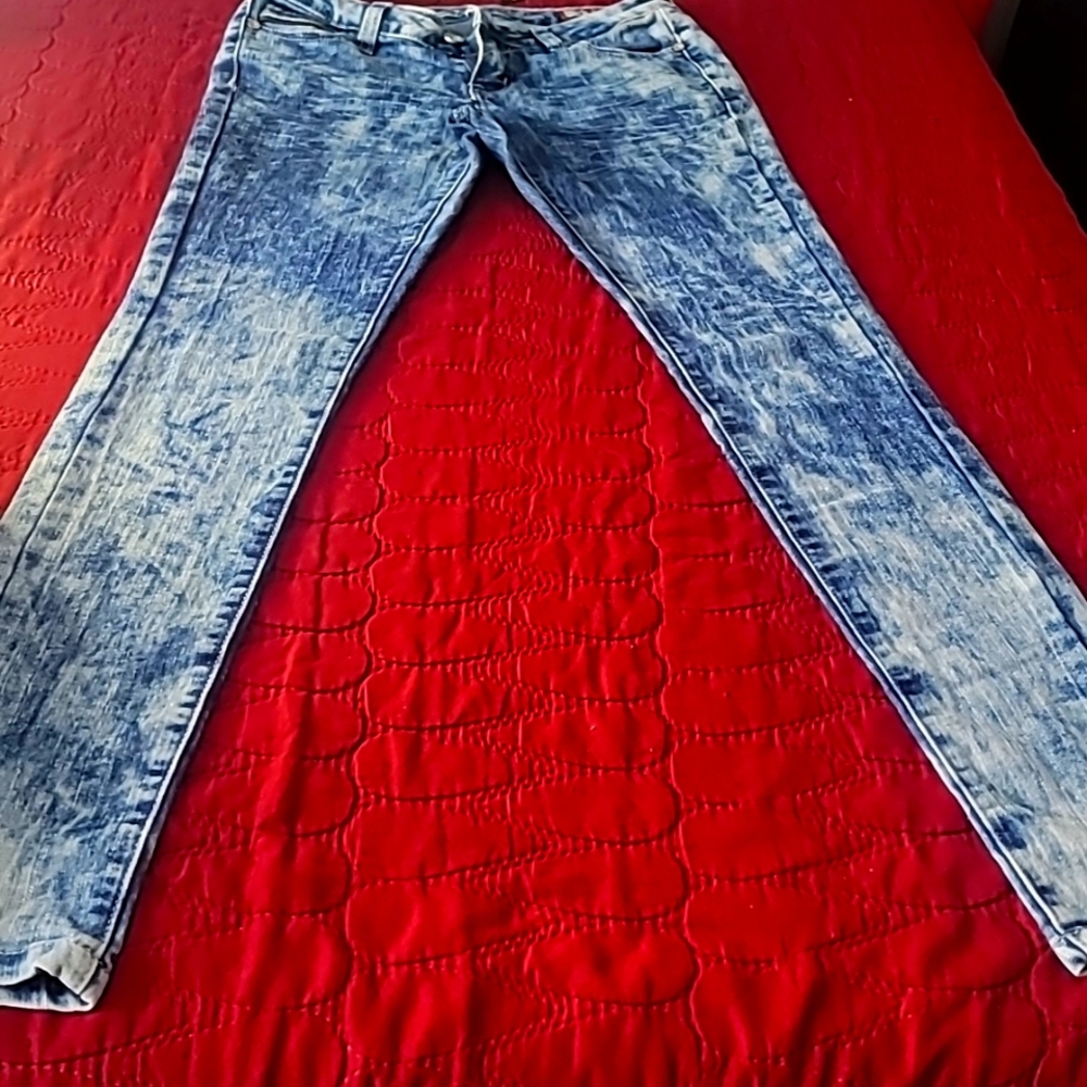Acid wash jeans